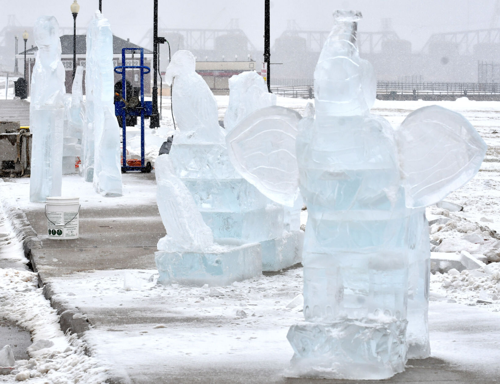011422-qc-nws-icestravaganza-135